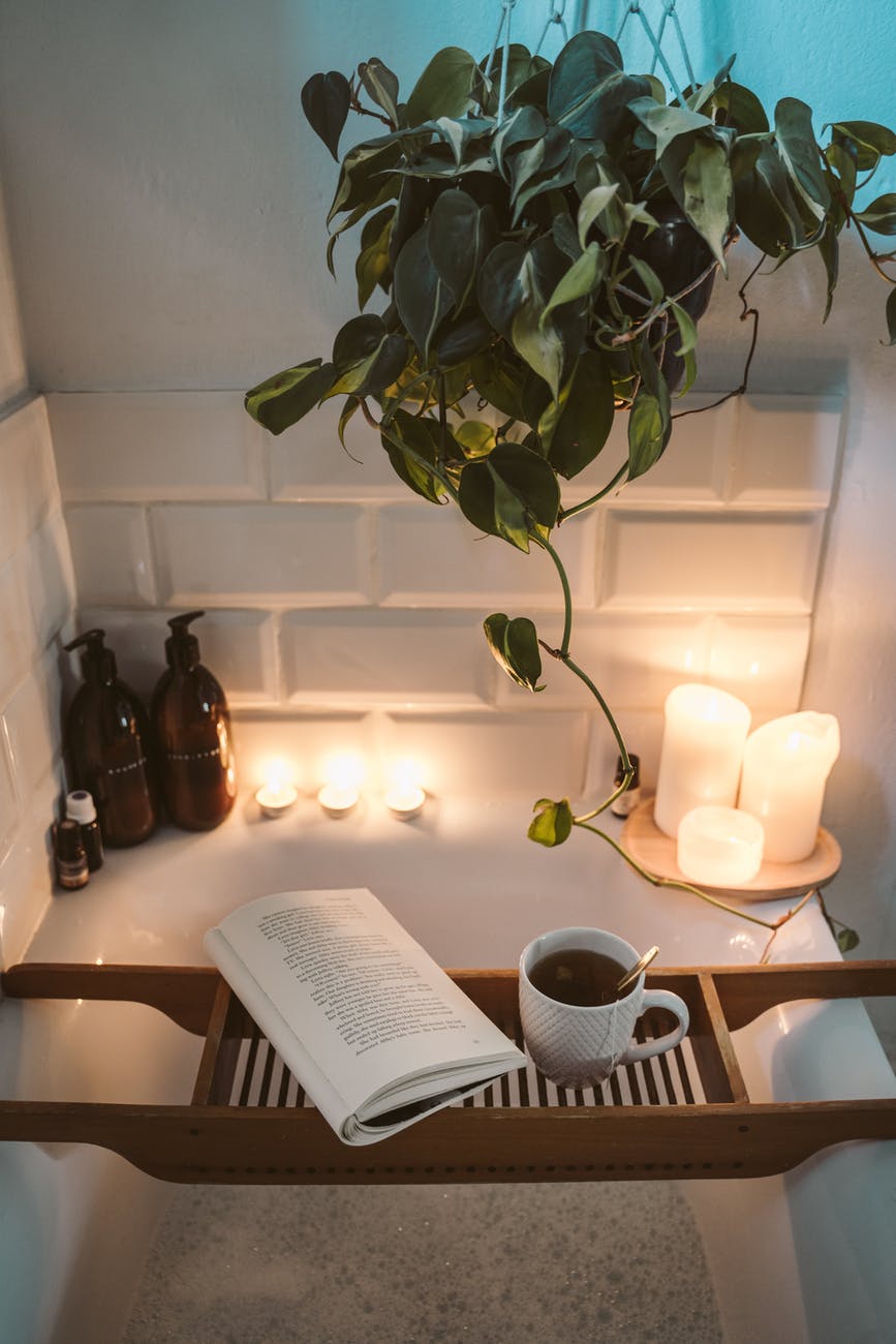 a romantic setting in the bathroom